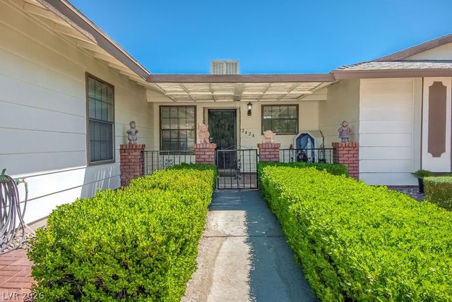 2424 La Luna Drive, Henderson, NV 89014