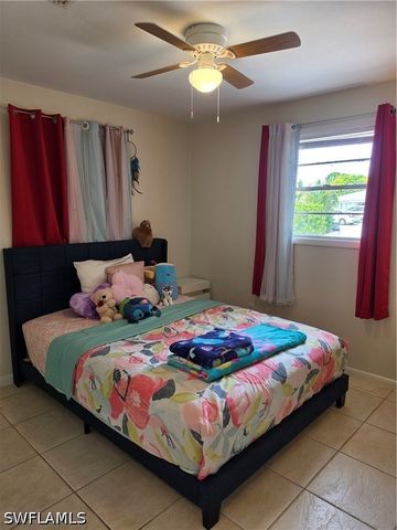 5230 Warren ST, Naples, FL 34113