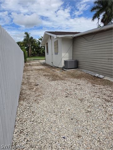 5230 Warren ST, Naples, FL 34113