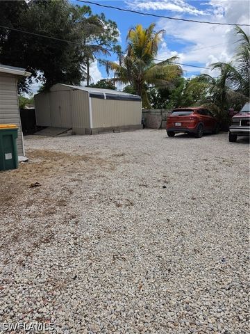 5230 Warren ST, Naples, FL 34113