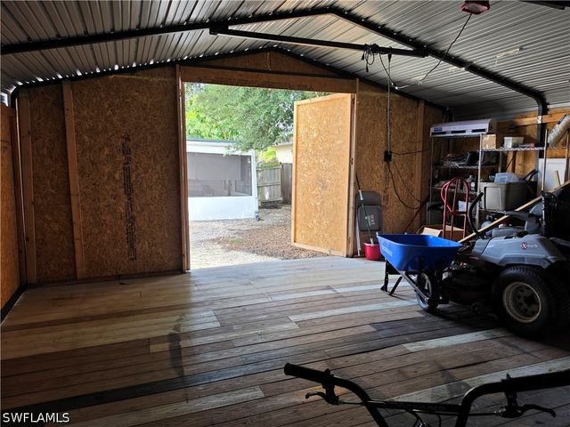 5230 Warren ST, Naples, FL 34113