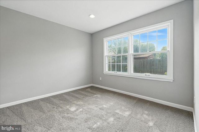 120 N KENNEDY RD, Sterling, VA 20164