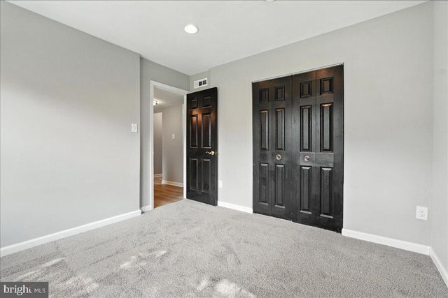 120 N KENNEDY RD, Sterling, VA 20164