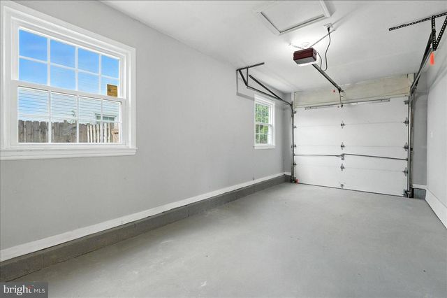 120 N KENNEDY RD, Sterling, VA 20164