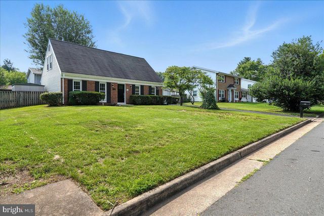 120 N KENNEDY RD, Sterling, VA 20164