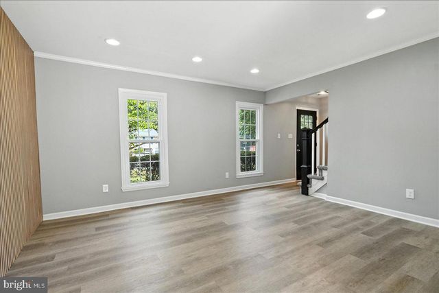120 N KENNEDY RD, Sterling, VA 20164