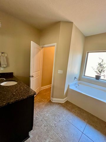 68 Hemingway Lane, Freeport, FL 32439