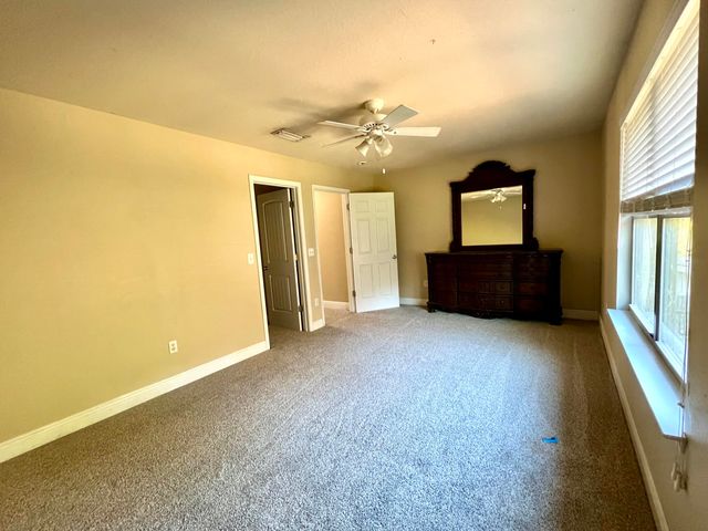 68 Hemingway Lane, Freeport, FL 32439