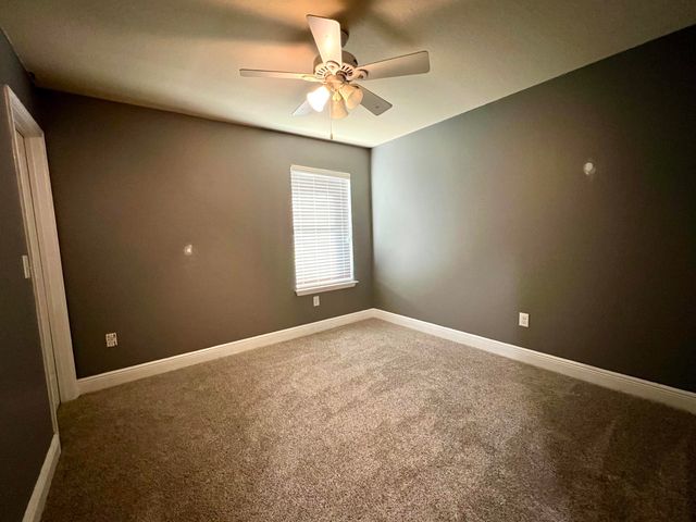 68 Hemingway Lane, Freeport, FL 32439