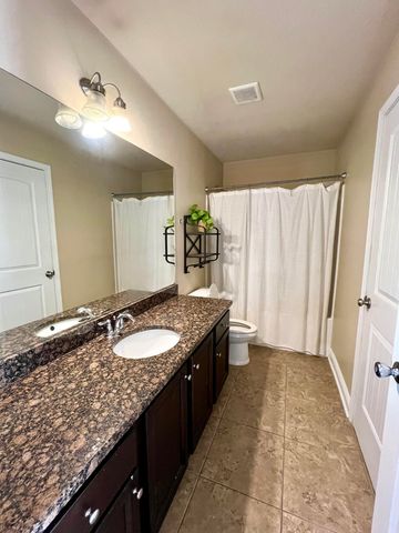 68 Hemingway Lane, Freeport, FL 32439