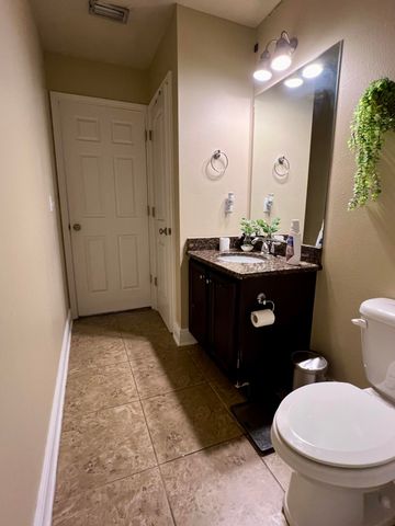 68 Hemingway Lane, Freeport, FL 32439