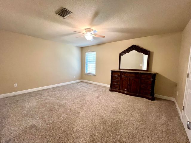 68 Hemingway Lane, Freeport, FL 32439