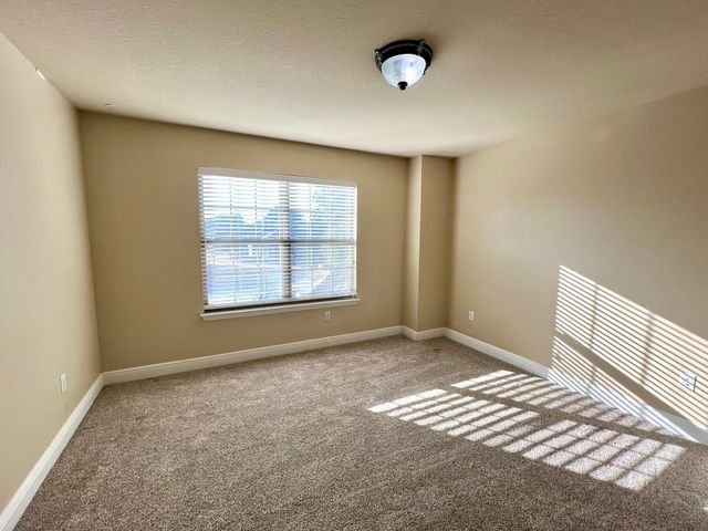 68 Hemingway Lane, Freeport, FL 32439