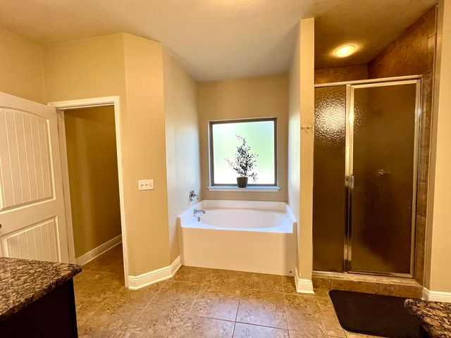 68 Hemingway Lane, Freeport, FL 32439