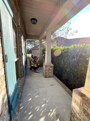 68 Hemingway Lane, Freeport, FL 32439