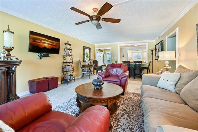 215 Cypress WAY E C2, Naples, FL 34110