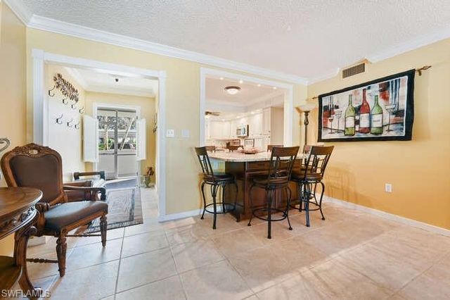 215 Cypress WAY E C2, Naples, FL 34110