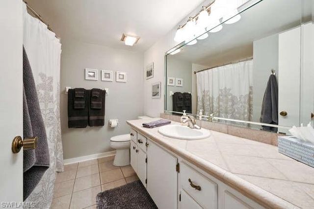215 Cypress WAY E C2, Naples, FL 34110