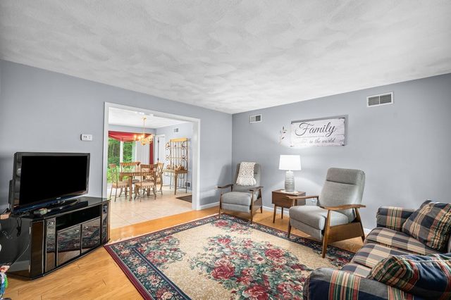 78 Eagle Dr 78, Tewksbury, MA 01876