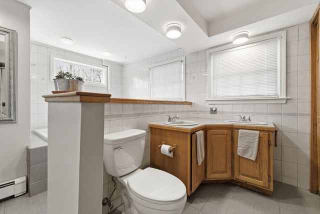 215 Vernon St, Rockland, MA 02370