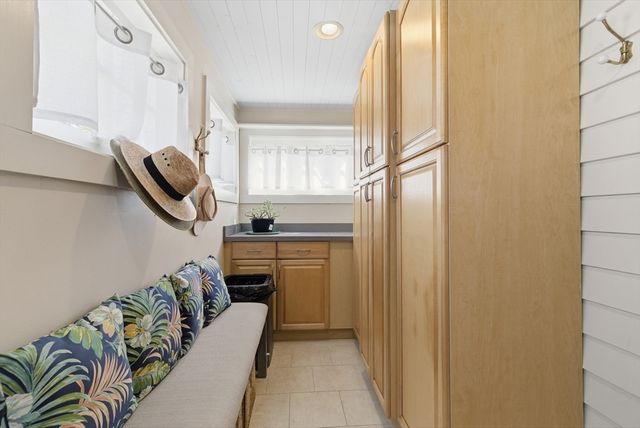 215 Vernon St, Rockland, MA 02370