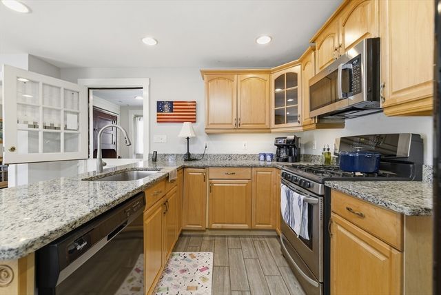 215 Vernon St, Rockland, MA 02370