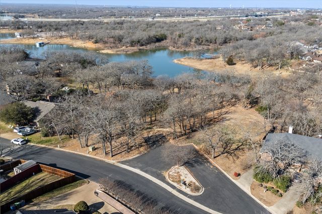 18 Royal Oaks Boulevard, Hickory Creek, TX 75065