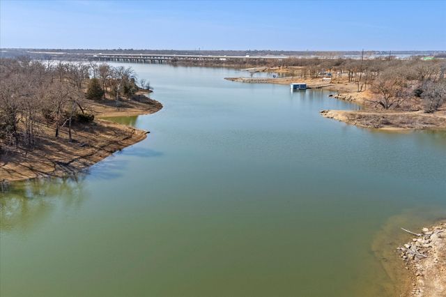 18 Royal Oaks Boulevard, Hickory Creek, TX 75065