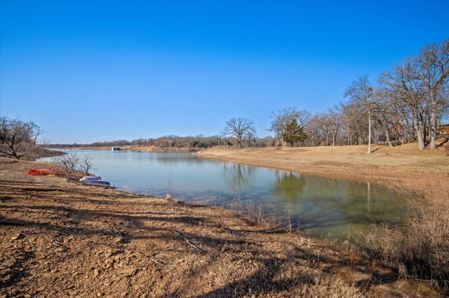 18 Royal Oaks Boulevard, Hickory Creek, TX 75065