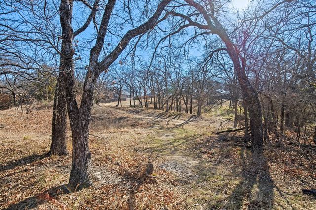 18 Royal Oaks Boulevard, Hickory Creek, TX 75065