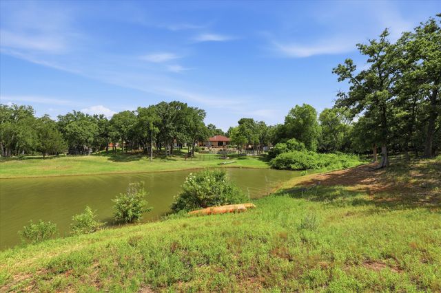 18 Royal Oaks Boulevard, Hickory Creek, TX 75065