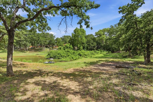 18 Royal Oaks Boulevard, Hickory Creek, TX 75065