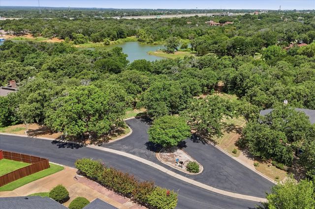 18 Royal Oaks Boulevard, Hickory Creek, TX 75065