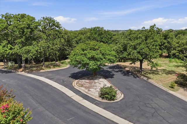 18 Royal Oaks Boulevard, Hickory Creek, TX 75065