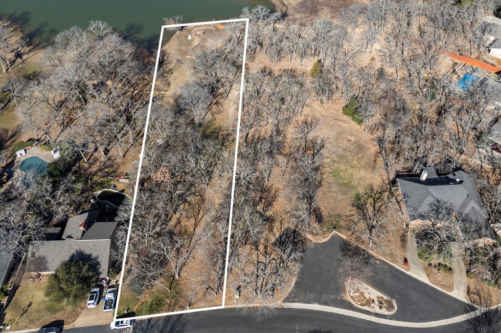 18 Royal Oaks Boulevard, Hickory Creek, TX 75065