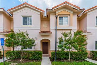 8870 N Isles Circle, Tamarac, FL 33321
