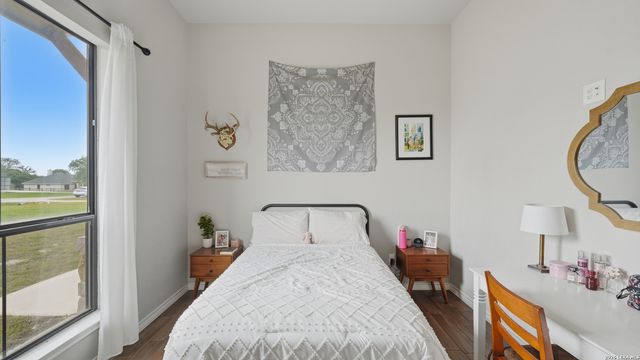 129 SENDERA XING, La Vernia, TX 78121