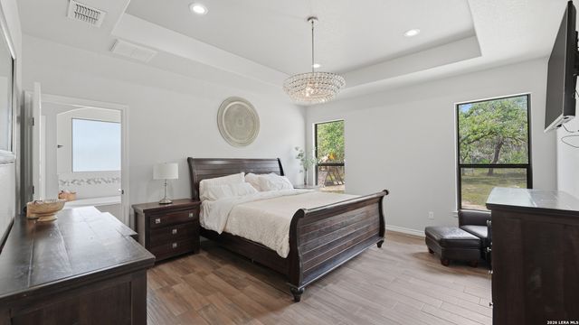 129 SENDERA XING, La Vernia, TX 78121