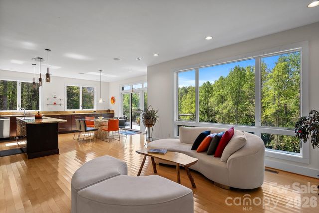 404 Amanda Drive, Mars Hill, NC 28754