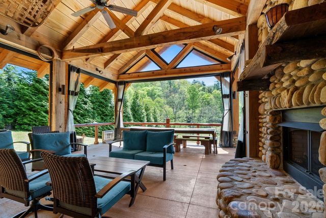 404 Amanda Drive, Mars Hill, NC 28754