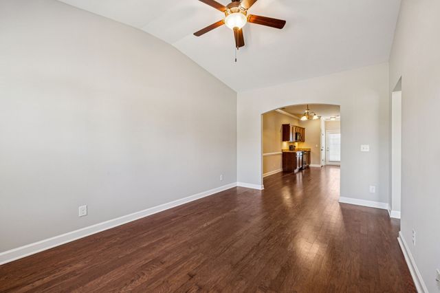 1040 Charlie Daniels Pkwy Apt 111, Mount Juliet, TN 37122