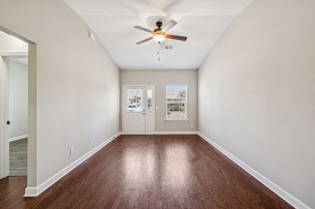 1040 Charlie Daniels Pkwy Apt 111, Mount Juliet, TN 37122