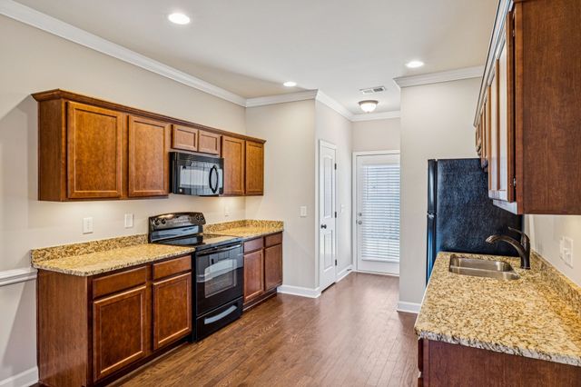 1040 Charlie Daniels Pkwy Apt 111, Mount Juliet, TN 37122