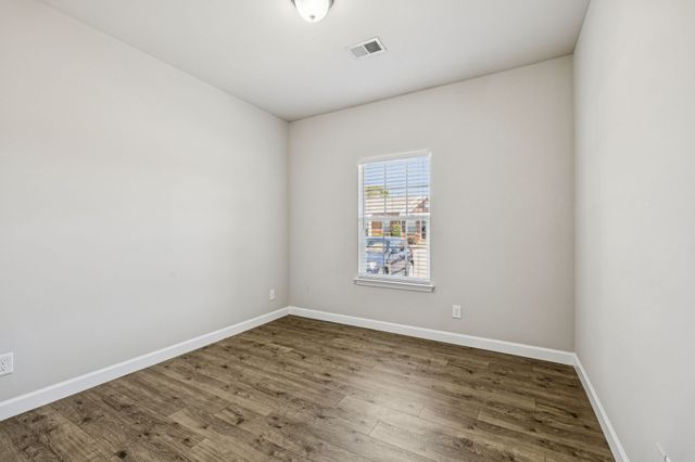 1040 Charlie Daniels Pkwy Apt 111, Mount Juliet, TN 37122