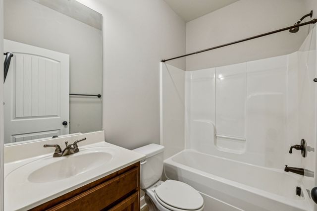 1040 Charlie Daniels Pkwy Apt 111, Mount Juliet, TN 37122