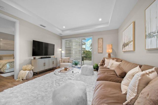 41 SW Seminole Street 205, Stuart, FL 34994