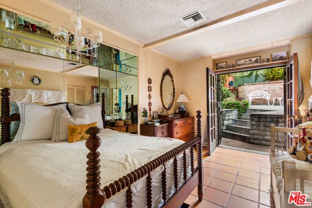 6610 Padre Terrace, Los Angeles, CA 90068