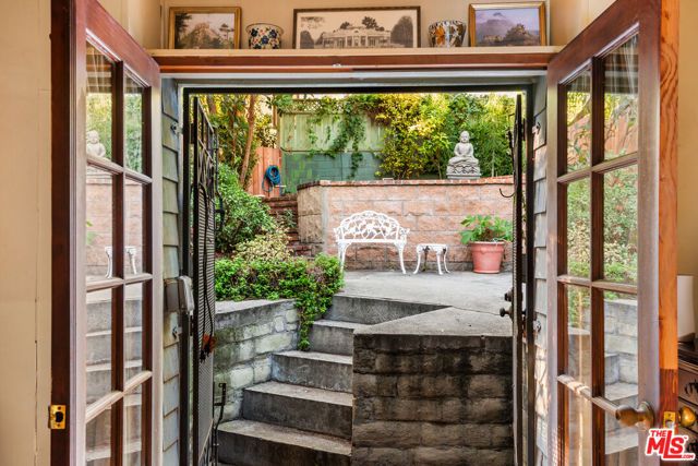 6610 Padre Terrace, Los Angeles, CA 90068