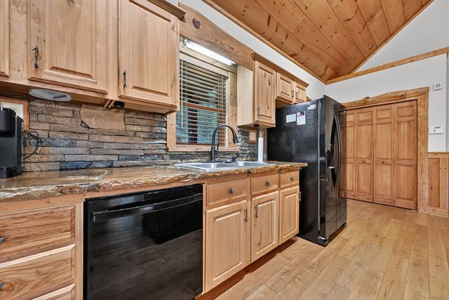 169 Walnut Mountain Road, Ellijay, GA 30540