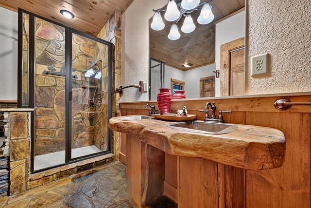 169 Walnut Mountain Road, Ellijay, GA 30540